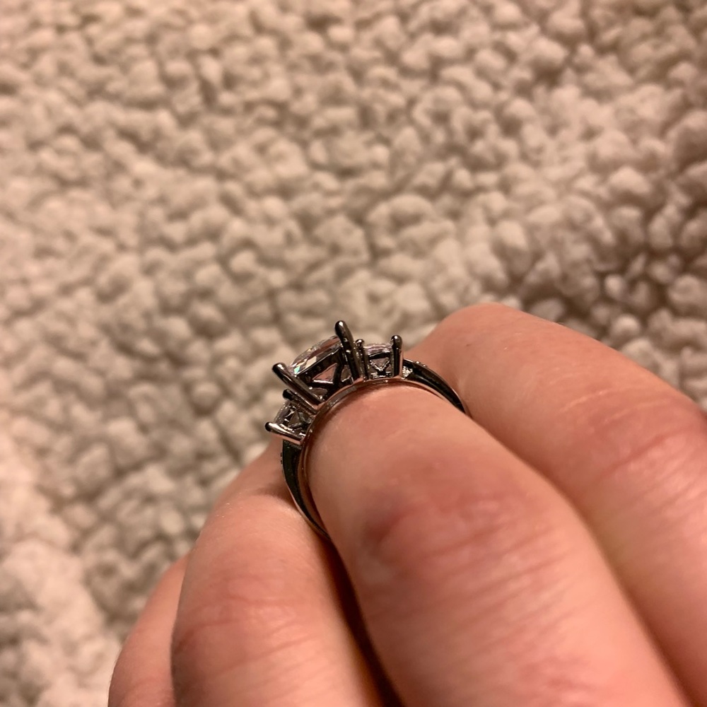 Diamond Ring 💍 💎 - Picture 7 of 8